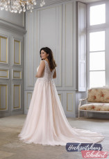 XXL Brautkleider 239 Brautkleider-Berlin-Hochzeitshaus-Schubert-Amelie-XXL-Brautkleider-Curvy-Plus-Size-30039W-1