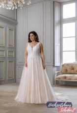 XXL Brautkleider 237 Brautkleider-Berlin-Hochzeitshaus-Schubert-Amelie-XXL-Brautkleider-Curvy-Plus-Size-30039W