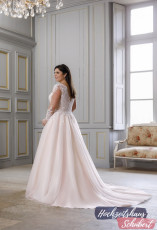 XXL Brautkleider 6 Brautkleider-Berlin-Hochzeitshaus-Schubert-Amelie-XXL-Brautkleider-Curvy-Plus-Size-30042W-1