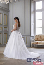 XXL Brautkleider 9 Brautkleider-Berlin-Hochzeitshaus-Schubert-Amelie-XXL-Brautkleider-Curvy-Plus-Size-30043W-1