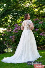 XXL Brautkleider 19 Brautkleider-Berlin-Hochzeitshaus-Schubert-Amelie-XXL-Brautkleider-Curvy-Plus-Size-30052Wb