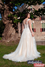 XXL Brautkleider 21 Brautkleider-Berlin-Hochzeitshaus-Schubert-Amelie-XXL-Brautkleider-Curvy-Plus-Size-30053Wb