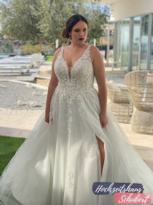 XXL Brautkleider 66 Brautkleider-Berlin-Hochzeitshaus-Schubert-Amelie-XXL-Brautkleider-Curvy-Plus-Size-30095W-15399