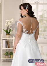 XXL Brautkleider 77 Brautkleider-Berlin-Hochzeitshaus-Schubert-Ladybird-XXL-Brautkleider-Curvy-Plus-Size-LS221015-C