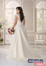 XXL Brautkleider 84 Brautkleider-Berlin-Hochzeitshaus-Schubert-Ladybird-XXL-Brautkleider-Curvy-Plus-Size-LS221032-C