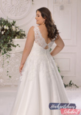 XXL Brautkleider 96 Brautkleider-Berlin-Hochzeitshaus-Schubert-Ladybird-XXL-Brautkleider-Curvy-Plus-Size-LS222011-C