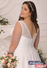 XXL Brautkleider 107 Brautkleider-Berlin-Hochzeitshaus-Schubert-Ladybird-XXL-Brautkleider-Curvy-Plus-Size-LS222014-C