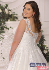 XXL Brautkleider 175 Brautkleider-Berlin-Hochzeitshaus-Schubert-Ladybird-XXL-Brautkleider-Curvy-Plus-Size-LS422059-C