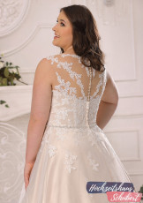 XXL Brautkleider 217 Brautkleider-Berlin-Hochzeitshaus-Schubert-Ladybird-XXL-Brautkleider-Curvy-Plus-Size-LS722017-C