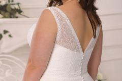 Brautkleider-Berlin-Hochzeitshaus-Schubert-Ladybird-XXL-Brautkleider-Curvy-Plus-Size-LS222014-C