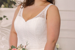 Brautkleider-Berlin-Hochzeitshaus-Schubert-Ladybird-XXL-Brautkleider-Curvy-Plus-Size-LS222014-D
