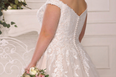 Brautkleider-Berlin-Hochzeitshaus-Schubert-Ladybird-XXL-Brautkleider-Curvy-Plus-Size-LS422052-C