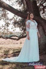 XXL Brautkleider 15 Brautkleider-Berlin-Hochzeitshaus-Schubert-Amelie-XXL-Brautkleider-Curvy-Plus-Size-30038W-A
