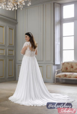 XXL Brautkleider 14 Brautkleider-Berlin-Hochzeitshaus-Schubert-Amelie-XXL-Brautkleider-Curvy-Plus-Size-30038W-1