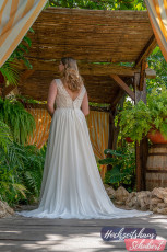 XXL Brautkleider 5 Brautkleider-Berlin-Hochzeitshaus-Schubert-Amelie-XXL-Brautkleider-Curvy-Plus-Size-30016W-2