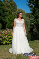 XXL Brautkleider 40 Brautkleider-Berlin-Hochzeitshaus-Schubert-Amelie-XXL-Brautkleider-Curvy-Plus-Size-30054W