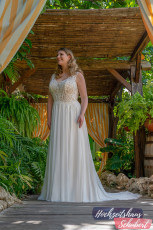 XXL Brautkleider 4 Brautkleider-Berlin-Hochzeitshaus-Schubert-Amelie-XXL-Brautkleider-Curvy-Plus-Size-30016W-1