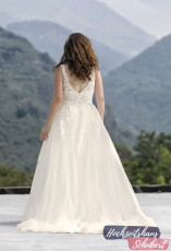 XXL Brautkleider 12 Brautkleider-Berlin-Hochzeitshaus-Schubert-Amelie-XXL-Brautkleider-Curvy-Plus-Size-30026W-1