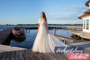 Brautmode Berlin & Brandenburg - günstige Brautkleider 878 Brautkleider-Berlin-Hochzeitshaus-Schubert-Amelie-20209-A