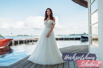 Brautmode Berlin & Brandenburg - günstige Brautkleider 130 Brautkleider-Berlin-Hochzeitshaus-Schubert-Amelie-40022-big