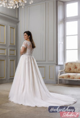 XXL Brautkleider 4 Brautkleider-Berlin-Hochzeitshaus-Schubert-Amelie-XXL-Brautkleider-Curvy-Plus-Size-30041W-1