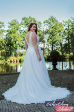 XXL Brautkleider 15 Brautkleider-Berlin-Hochzeitshaus-Schubert-Amelie-XXL-Brautkleider-Curvy-Plus-Size-30050Wb