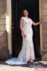 XXL Brautkleider 24 Brautkleider-Berlin-Hochzeitshaus-Schubert-Amelie-XXL-Brautkleider-Curvy-Plus-Size-30055W