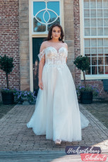 XXL Brautkleider 36 Brautkleider-Berlin-Hochzeitshaus-Schubert-Amelie-XXL-Brautkleider-Curvy-Plus-Size-30061W