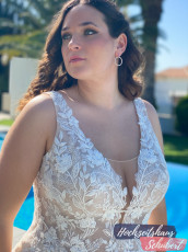 XXL Brautkleider 52 Brautkleider-Berlin-Hochzeitshaus-Schubert-Amelie-XXL-Brautkleider-Curvy-Plus-Size-30090W2-15399-1