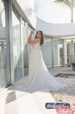 XXL Brautkleider 57 Brautkleider-Berlin-Hochzeitshaus-Schubert-Amelie-XXL-Brautkleider-Curvy-Plus-Size-30091Wb-15439-1