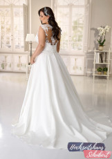XXL Brautkleider 88 Brautkleider-Berlin-Hochzeitshaus-Schubert-Ladybird-XXL-Brautkleider-Curvy-Plus-Size-LS221033-C