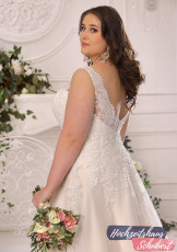 XXL Brautkleider 127 Brautkleider-Berlin-Hochzeitshaus-Schubert-Ladybird-XXL-Brautkleider-Curvy-Plus-Size-LS222023-C
