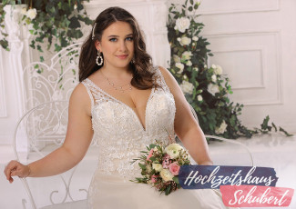 XXL Brautkleider 123 Brautkleider-Berlin-Hochzeitshaus-Schubert-Ladybird-XXL-Brautkleider-Curvy-Plus-Size-LS222024-A