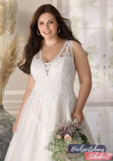 XXL Brautkleider 195 Brautkleider-Berlin-Hochzeitshaus-Schubert-Ladybird-XXL-Brautkleider-Curvy-Plus-Size-LS721004-D